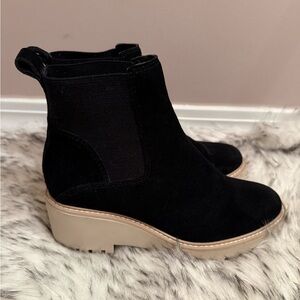 Dolce Vita Black Ankle Boots with Cream Sole